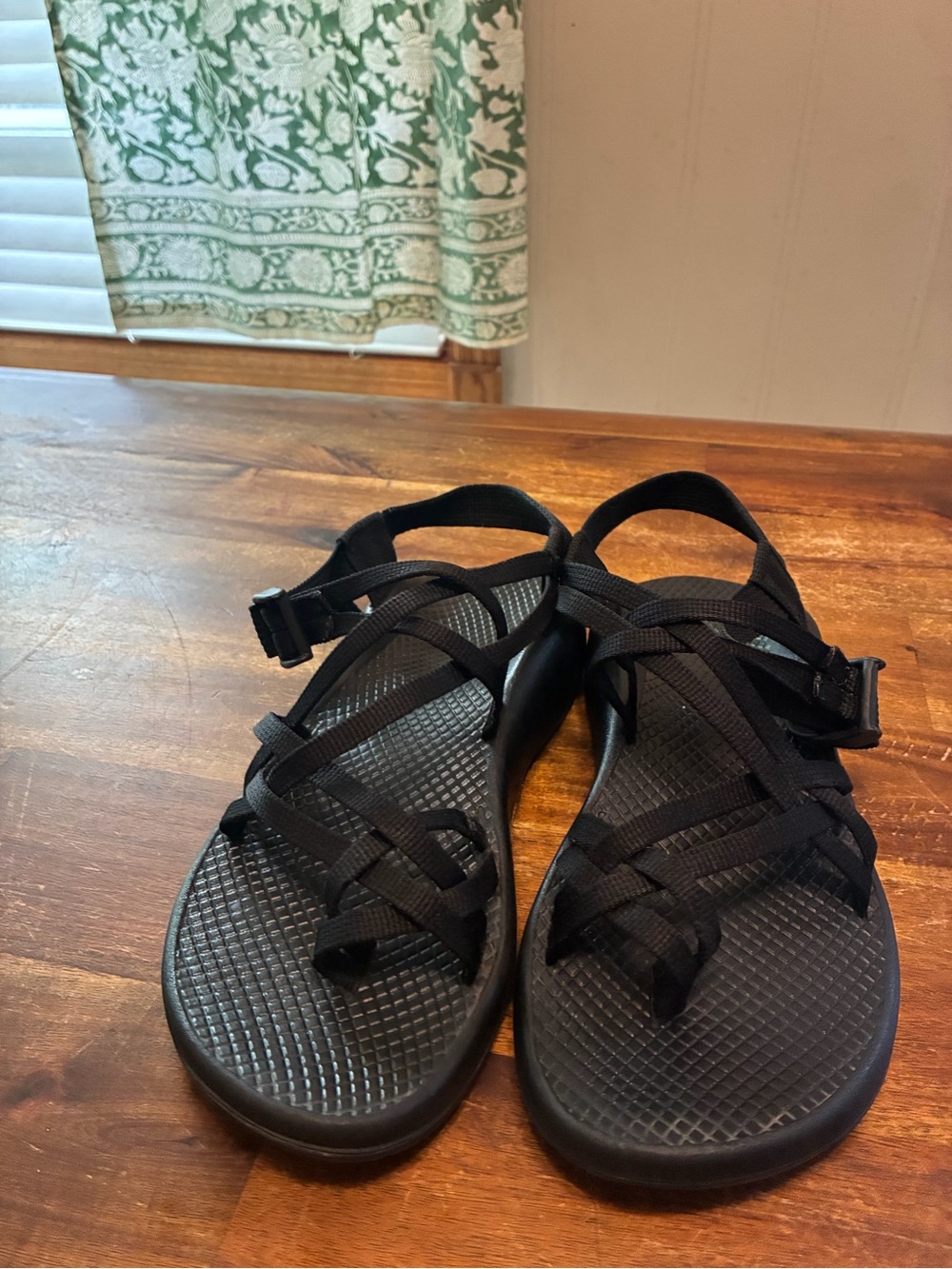 Chacos - black size 8
